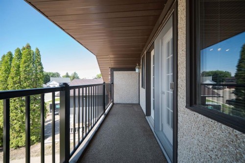 118 Dickins Close, Fort Mcmurray, AB - Outdoor With Balcony With Exterior