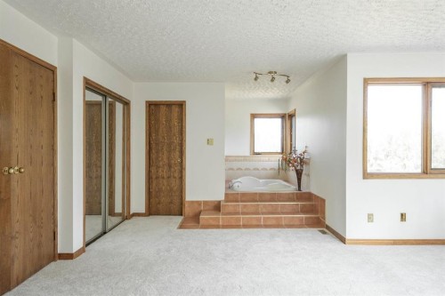 118 Dickins Close, Fort Mcmurray, AB - Indoor Photo Showing Other Room