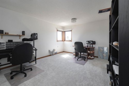 118 Dickins Close, Fort Mcmurray, AB - Indoor Photo Showing Office