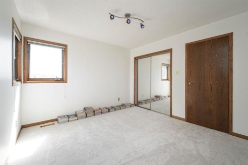 118 Dickins Close, Fort Mcmurray, AB - Indoor Photo Showing Other Room