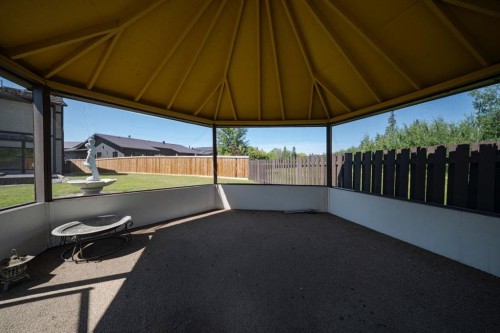 118 Dickins Close, Fort Mcmurray, AB - Outdoor With Exterior