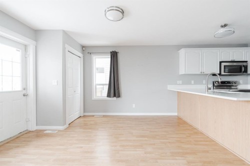 124 Fox Crescent, Fort Mcmurray, AB - Indoor Photo Showing Kitchen