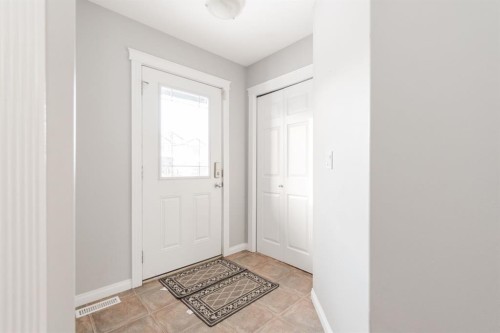 124 Fox Crescent, Fort Mcmurray, AB - Indoor Photo Showing Other Room