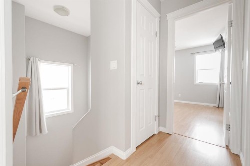 124 Fox Crescent, Fort Mcmurray, AB - Indoor Photo Showing Other Room