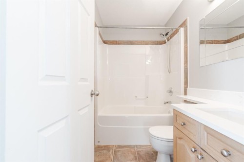 124 Fox Crescent, Fort Mcmurray, AB - Indoor Photo Showing Bathroom