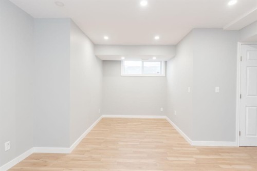 124 Fox Crescent, Fort Mcmurray, AB - Indoor Photo Showing Other Room