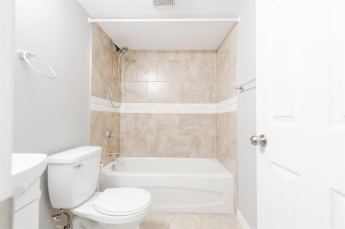 124 Fox Crescent, Fort Mcmurray, AB - Indoor Photo Showing Bathroom