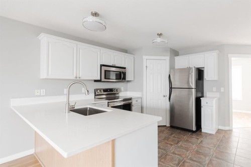 124 Fox Crescent, Fort Mcmurray, AB - Indoor Photo Showing Kitchen With Stainless Steel Kitchen