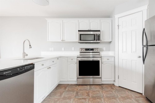 124 Fox Crescent, Fort Mcmurray, AB - Indoor Photo Showing Kitchen With Stainless Steel Kitchen