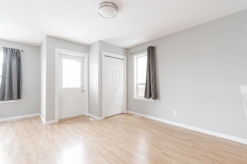 124 Fox Crescent, Fort Mcmurray, AB - Indoor Photo Showing Other Room
