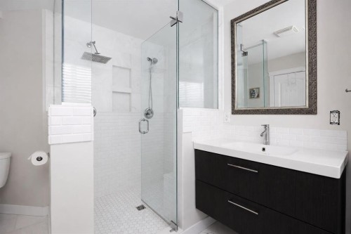 136 Parry Crescent, Fort Mcmurray, AB - Indoor Photo Showing Bathroom