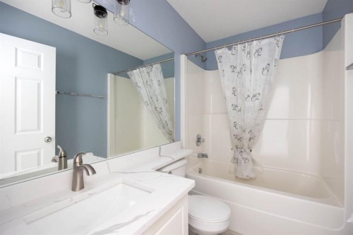 136 Parry Crescent, Fort Mcmurray, AB - Indoor Photo Showing Bathroom