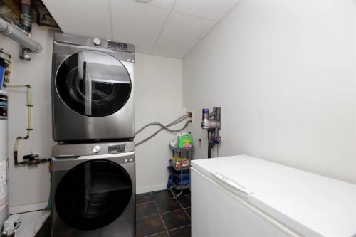 136 Parry Crescent, Fort Mcmurray, AB - Indoor Photo Showing Laundry Room