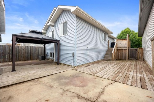 136 Parry Crescent, Fort Mcmurray, AB - Outdoor With Exterior