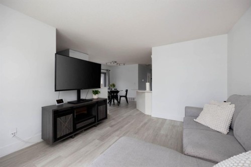 136 Parry Crescent, Fort Mcmurray, AB - Indoor Photo Showing Other Room