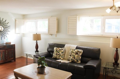 108 Robin Crescent, Fort Mcmurray, AB - Indoor Photo Showing Living Room