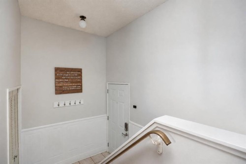 122 Bird Crescent, Fort Mcmurray, AB - Indoor Photo Showing Other Room