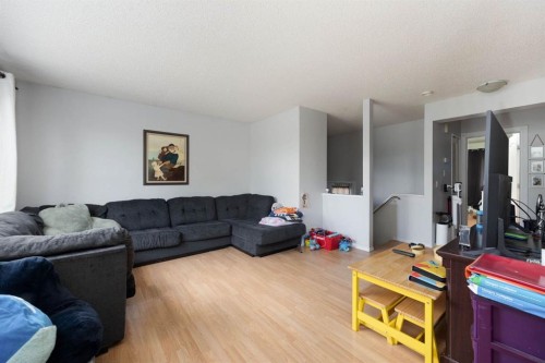 122 Bird Crescent, Fort Mcmurray, AB - Indoor Photo Showing Living Room