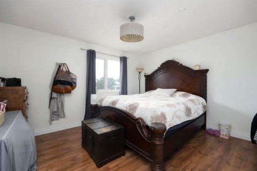 122 Bird Crescent, Fort Mcmurray, AB - Indoor Photo Showing Bedroom