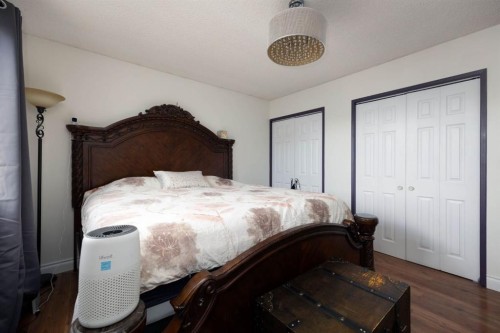 122 Bird Crescent, Fort Mcmurray, AB - Indoor Photo Showing Bedroom