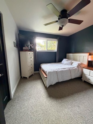 505 12 Avenue, Slave Lake, AB - Indoor Photo Showing Bedroom