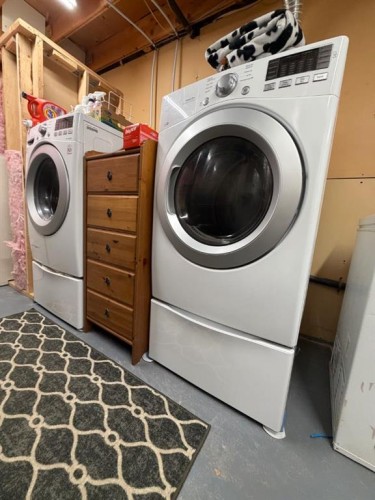 505 12 Avenue, Slave Lake, AB - Indoor Photo Showing Laundry Room