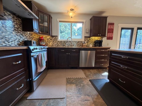 505 12 Avenue, Slave Lake, AB - Indoor Photo Showing Kitchen