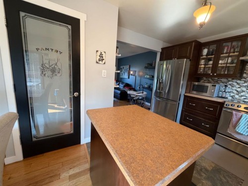 505 12 Avenue, Slave Lake, AB - Indoor Photo Showing Kitchen