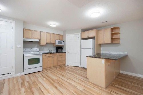 177 Swanson Crescent, Fort Mcmurray, AB - Indoor Photo Showing Kitchen