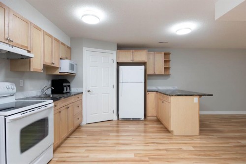 177 Swanson Crescent, Fort Mcmurray, AB - Indoor Photo Showing Kitchen
