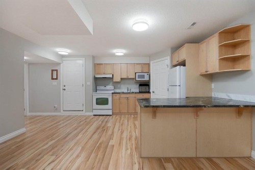 177 Swanson Crescent, Fort Mcmurray, AB - Indoor Photo Showing Kitchen