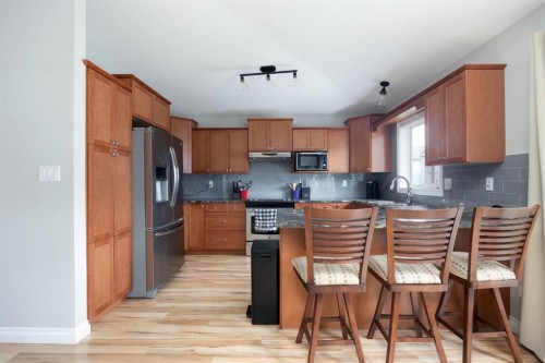 177 Swanson Crescent, Fort Mcmurray, AB - Indoor Photo Showing Kitchen