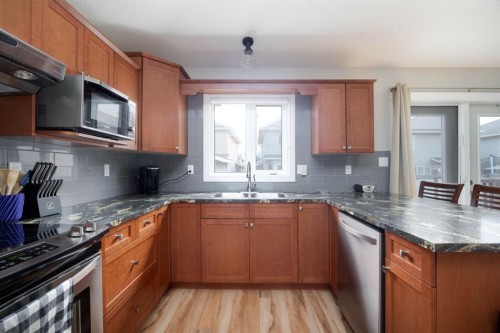 177 Swanson Crescent, Fort Mcmurray, AB - Indoor Photo Showing Kitchen