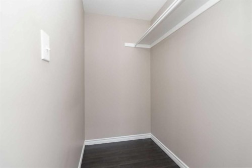 180 Greenbriar Bay, Fort Mcmurray, AB - Indoor Photo Showing Other Room