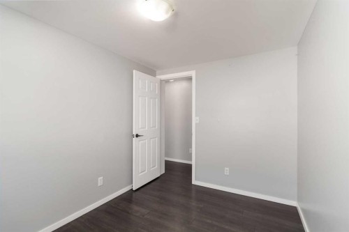 180 Greenbriar Bay, Fort Mcmurray, AB - Indoor Photo Showing Other Room