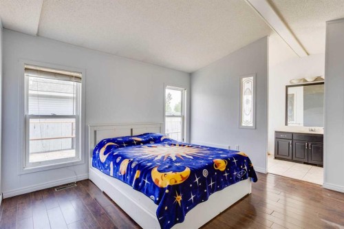 180 Cokerill Crescent, Fort Mcmurray, AB - Indoor Photo Showing Bedroom