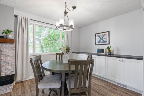 120 Dowd Road, Fort Mcmurray, AB - Indoor Photo Showing Dining Room