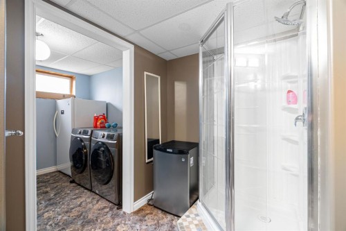 120 Dowd Road, Fort Mcmurray, AB - Indoor Photo Showing Laundry Room