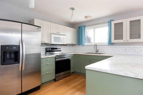 102 Hinge Bay, Fort Mcmurray, AB 