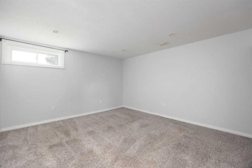102 Hinge Bay, Fort Mcmurray, AB 