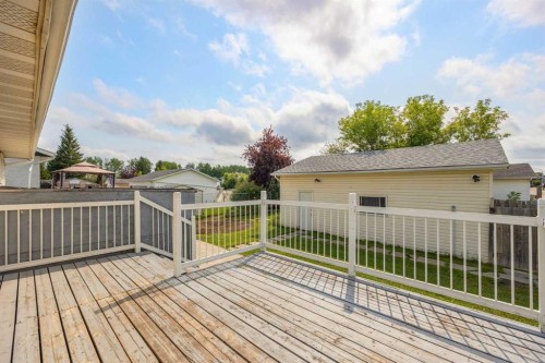 102 Hinge Bay, Fort Mcmurray, AB 