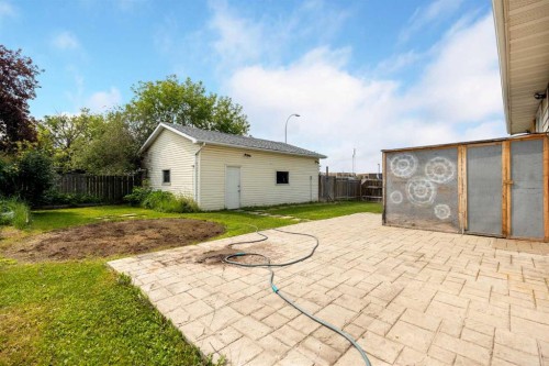 102 Hinge Bay, Fort Mcmurray, AB 