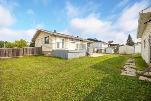 102 Hinge Bay, Fort Mcmurray, AB 
