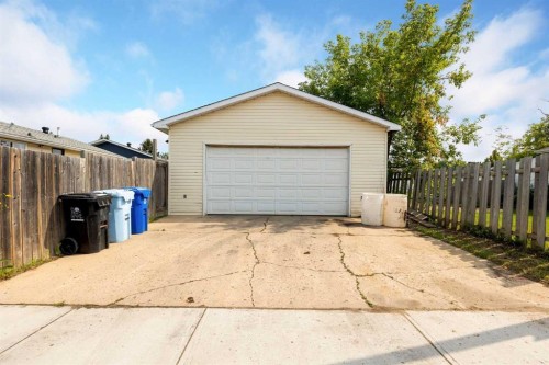 102 Hinge Bay, Fort Mcmurray, AB 