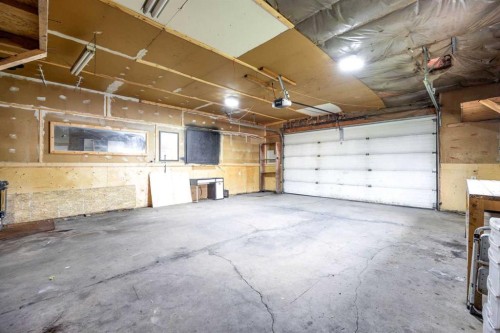 102 Hinge Bay, Fort Mcmurray, AB 