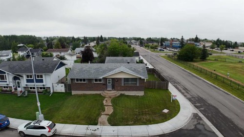 102 Hinge Bay, Fort Mcmurray, AB 