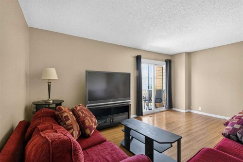 134 Wylie Place, Fort Mcmurray, AB - Indoor Photo Showing Living Room