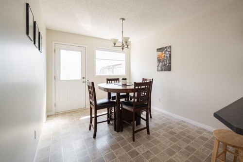 100 Bruin Bay, Fort Mcmurray, AB - Indoor Photo Showing Dining Room