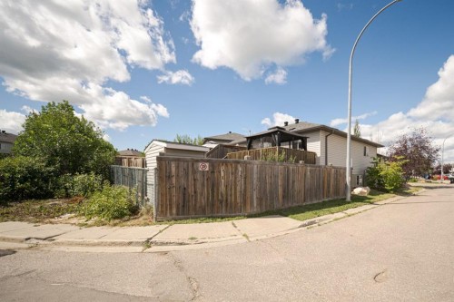 100 Bruin Bay, Fort Mcmurray, AB - Outdoor