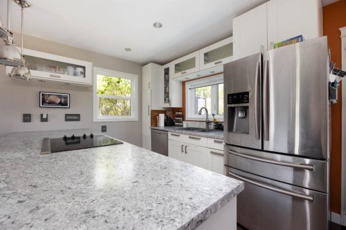 134 Farrell Bay, Fort Mcmurray, AB - Indoor Photo Showing Kitchen With Double Sink